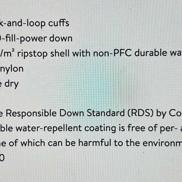 The North Face Women's Classic Black Puffer Jacket - Picture 4 of 16